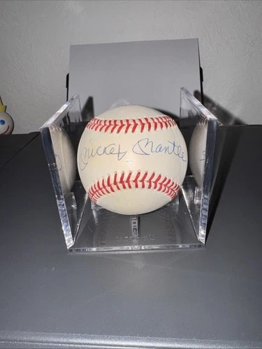 Mickey Mantle Signed Baseball Upper Deck Hologram UDA Holo Autographed