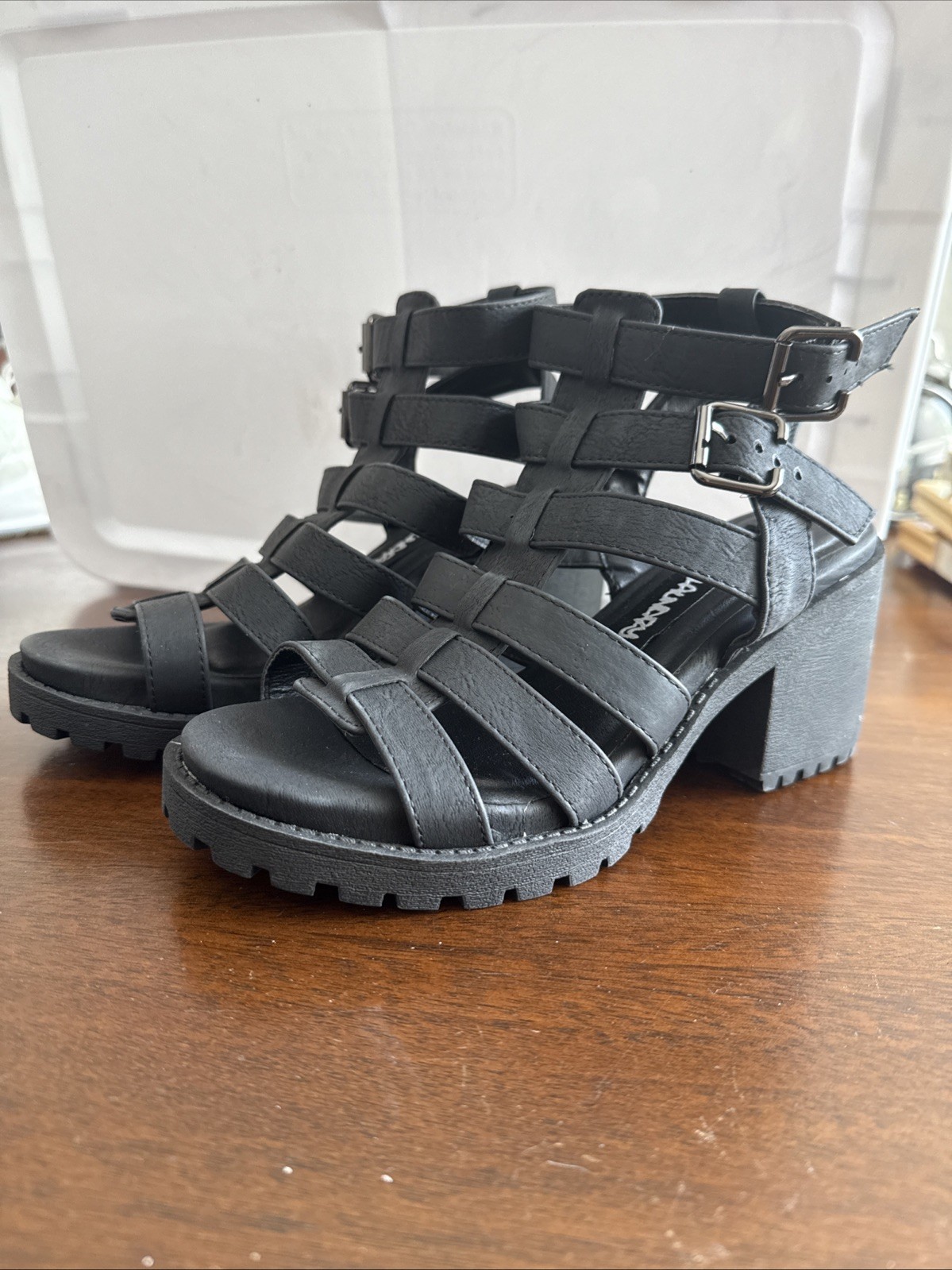 SAOLA Sandalo sporco bucato con cinturino suola a strappo in gabbia tacco grosso nero 6M