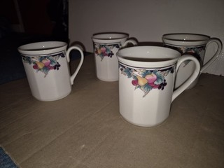 4 x Royal Doulton "Autumn's Glory" Coffee Tea Mugs VGC