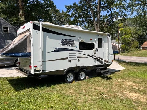 Camper Coachmen by Forest River Freedom Express LTZ Series M-22 DSX