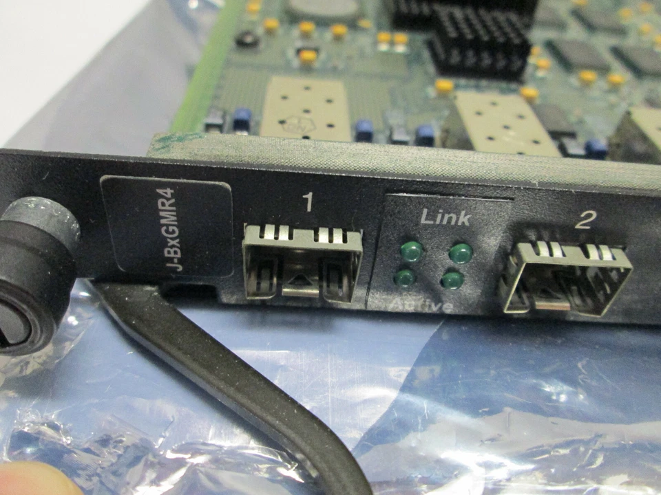 Foundry Networks J-BXGMR4 mGBIC JetCore Mgmt IV Module Pull Out - Image 3 of 4