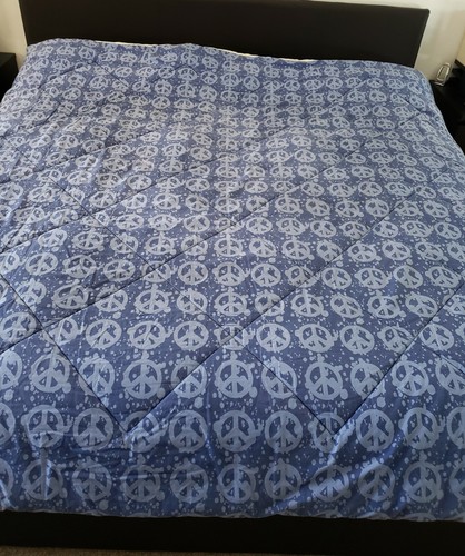 THE COMPANY STORE REVERSIBLE COMFORTER FULL SIZE BED - A8/1 - Picture 2 of 3
