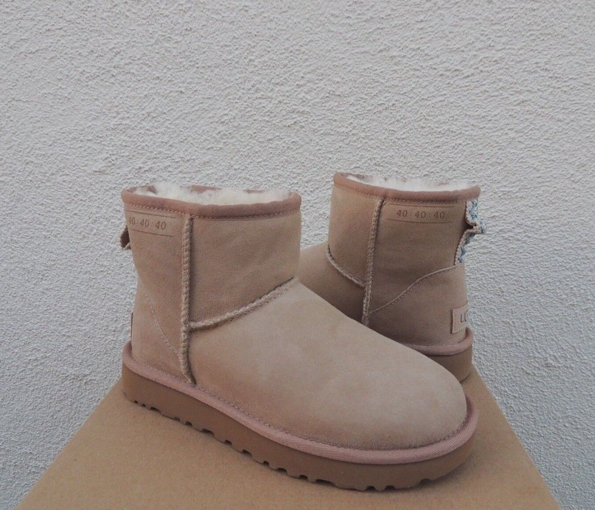 UGG CLASSIC MINI 40 40 40 ANNIVERSARY SHEEPSKIN BOOTS WOMEN US 11
