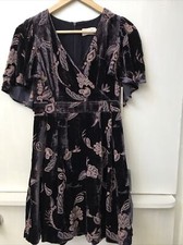 ELIZA J Purple Velvet Cape Sleeve Dress Paisley Print Surplice Velour Sz 0P NWT