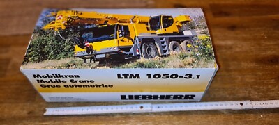 Liebherr LTM 1050-3.1 Mobilkran Krane Modell 1:50 mit Originalverpackung