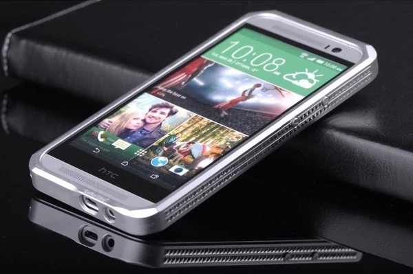 Funda protectora de panel de material de fibra de carbono de metal de aluminio de lujo para HTC One M8 Foto 3 de 4