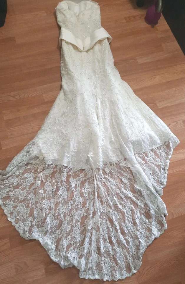 DEMETRIOS SZ 6 LACE ILLUSION NECK HALTER WEDDING DRESS GOWN USED - Image 4 of 4