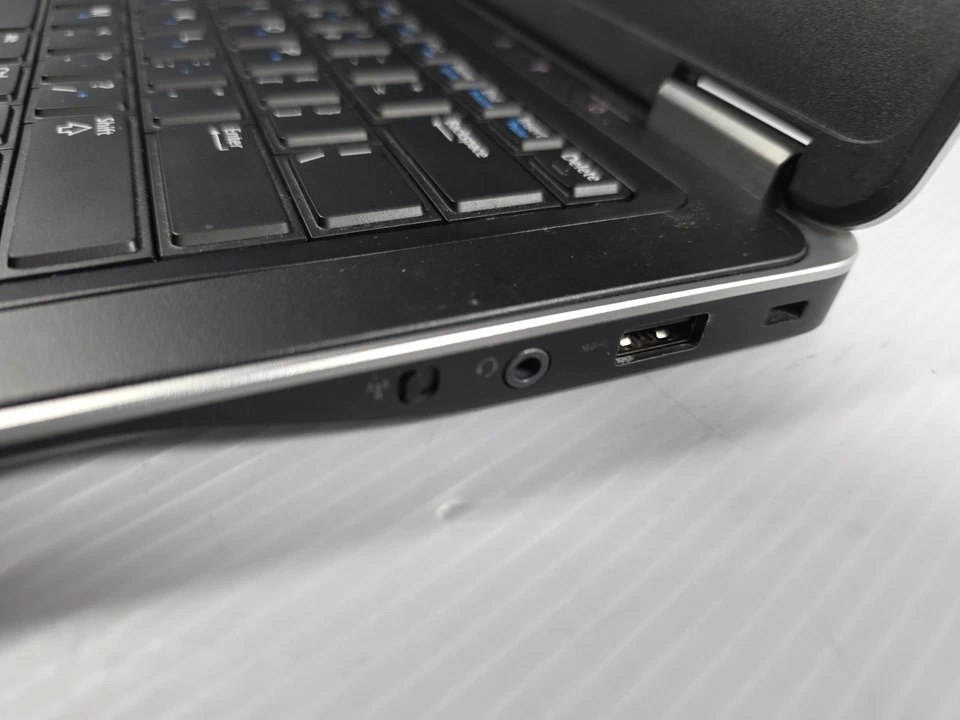 PORTATIL Dell Latitude E7440 FHD i7-4600U 2,1 GHz 8 GB 180 GB SSD Win 10 Foto 3 de 4