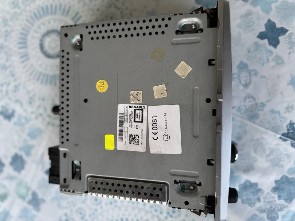 AUTORADIO PER RENAULT Megane III 281153266R (08 16) Con Codice Sblocco - Immagine 3 di 3