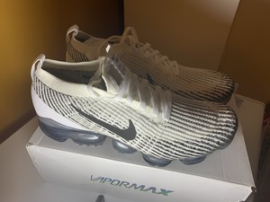 vapormax flyknit 3 zebra