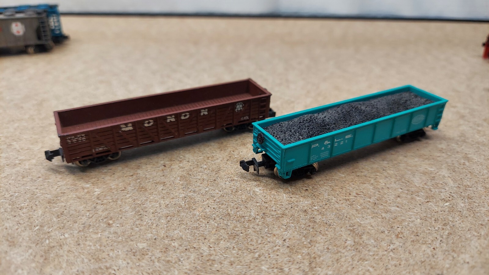 N Scale Freight Car Parts Lot 15 Freight Cars Cabooses Boxcars