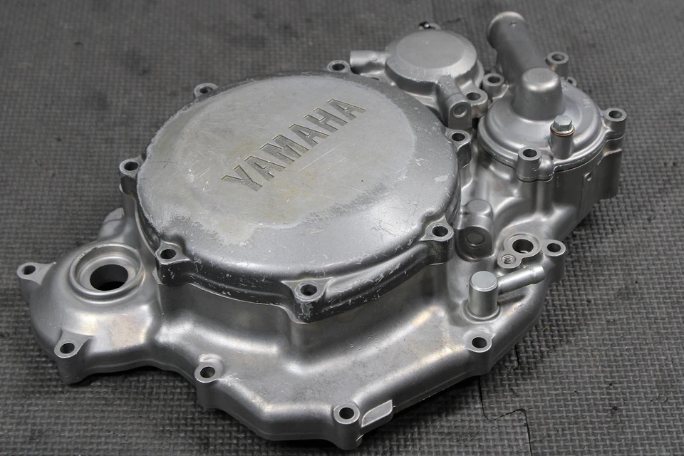 Yamaha WR250F YZ250F 2006 OEM MOTOR CUBIERTA DE EMBRAGUE INTERIOR BOMBA DE AGUA Foto 3 de 4