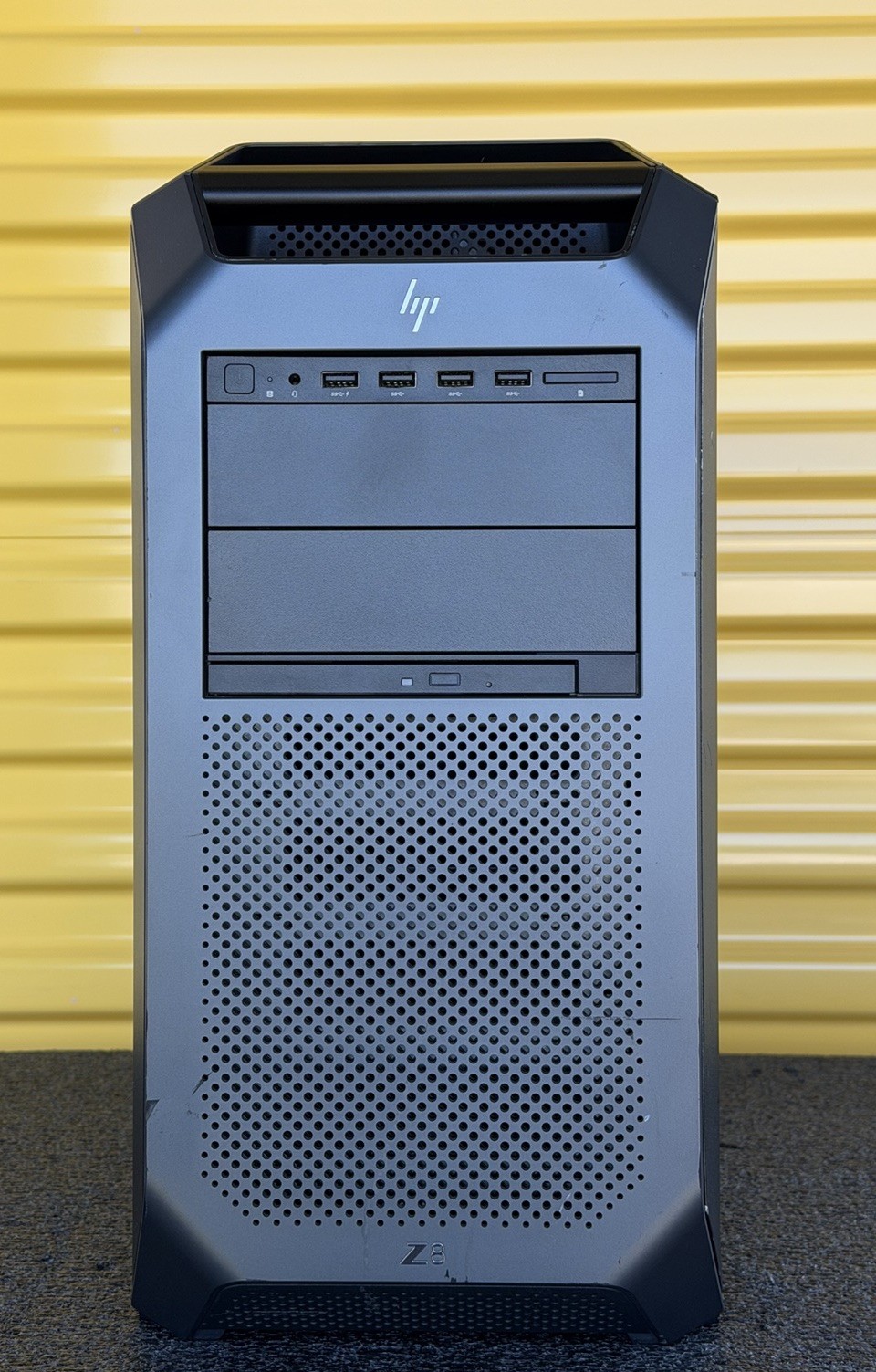 HP Z8 G4 Workstation - x2 Intel Xeon 4214 2.20GHz 32GB DDR4 250GB NVME, NO OS