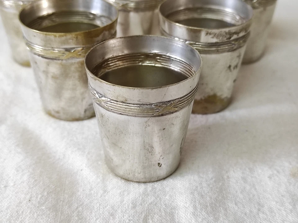 Lot de 6 anciens petits Verres à digestif, Shooter en métal couleur argenté - Photo 3/4