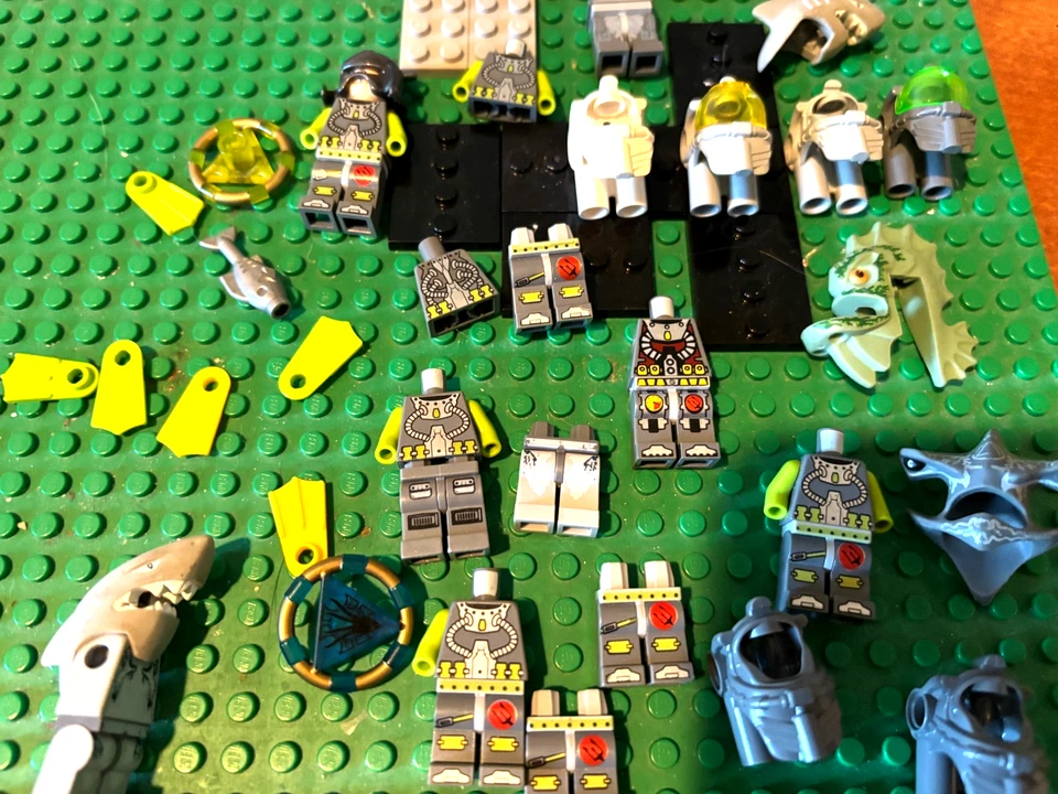 LEGO Atlantis minifigura lote suelto, incompleto Foto 4 de 4