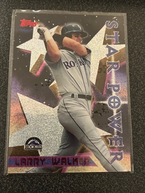 LARRY WALKER - 1996 TOPPS - STAR POWER POWER BOOSTER - SPARKLE REFRACTOR