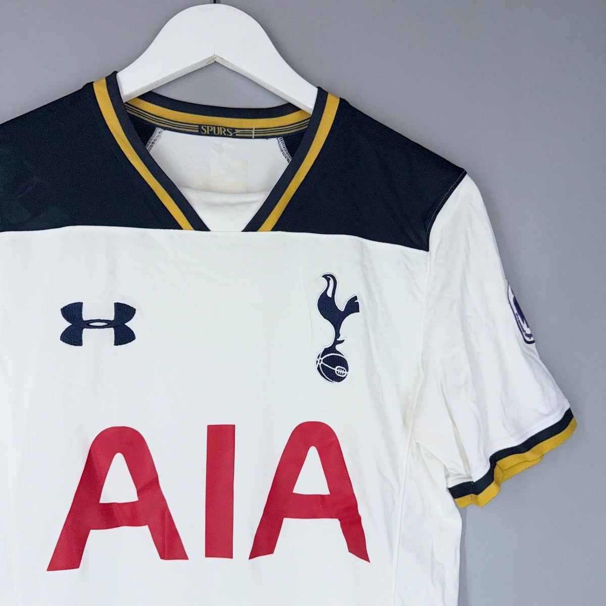 TOTTENHAM HOTSPUR 2016/2017 HOME FOOTBALL SHIRT #10 HARRY KANE