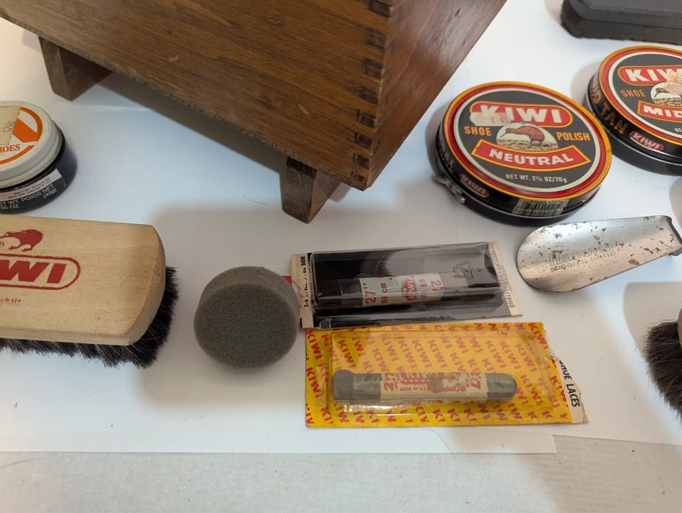 Caja de almacenamiento de madera con esquinas de cola de milano y accesorios cepillos de colección + Foto 3 de 4