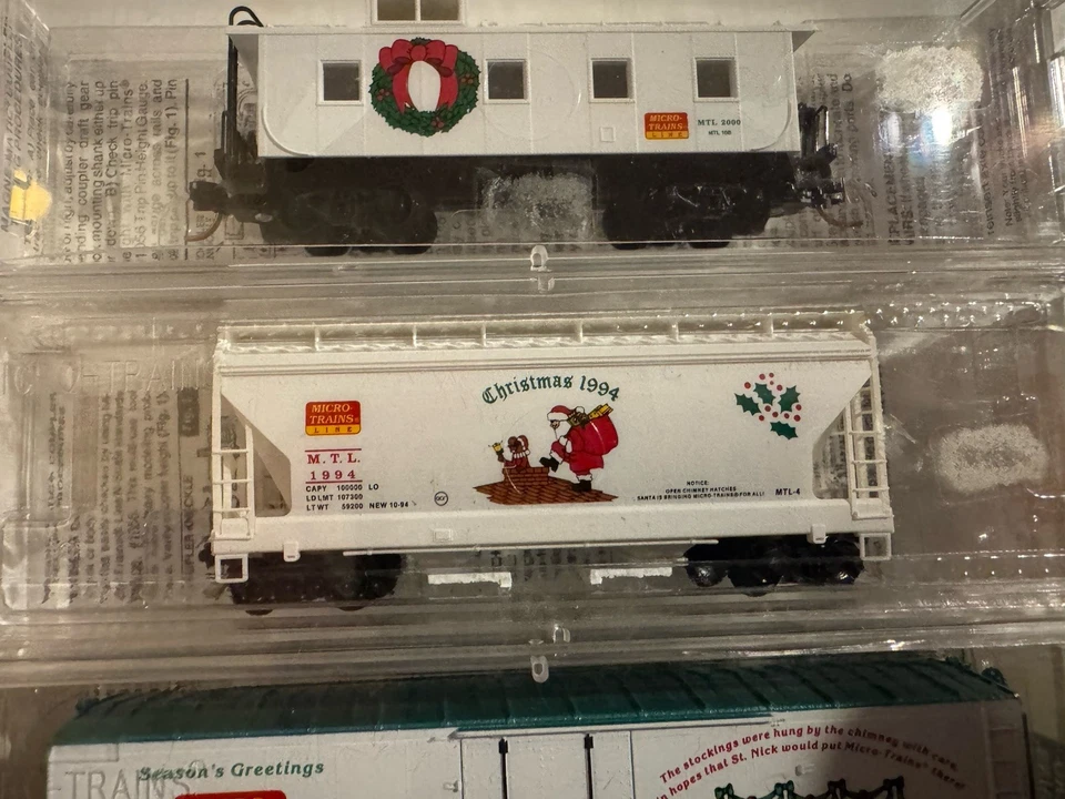Micro-Trains N Scale Christmas Train 1991 Holiday Box Car, Caboose, 1994 Hopper - Image 3 of 4