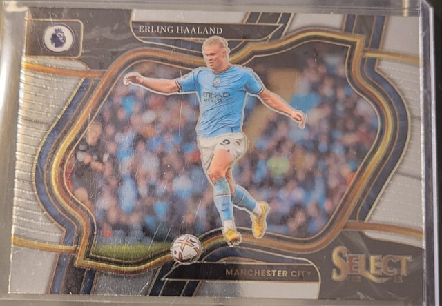 2022-23 Panini Select Premier League Soccer - Field Level Erling Haaland #208