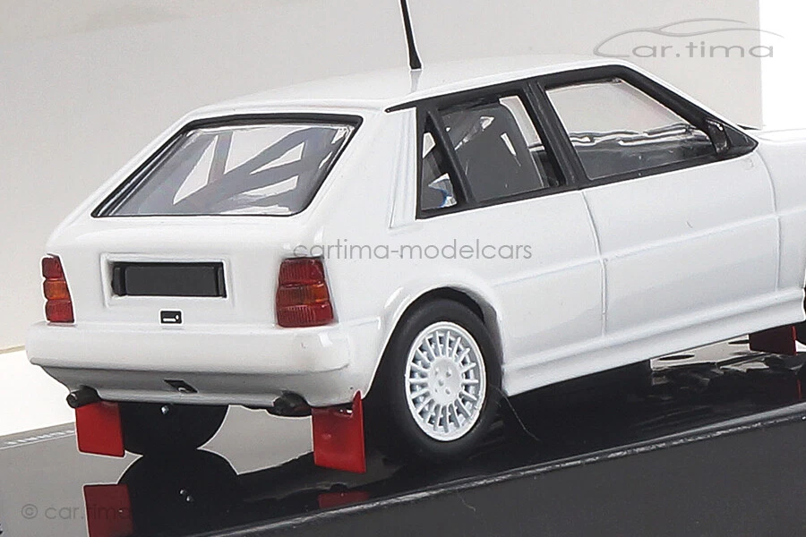 Lancia Delta HF Integrale 16V Bianco IXO 1:43 MDCS026 - Immagine 4 di 4