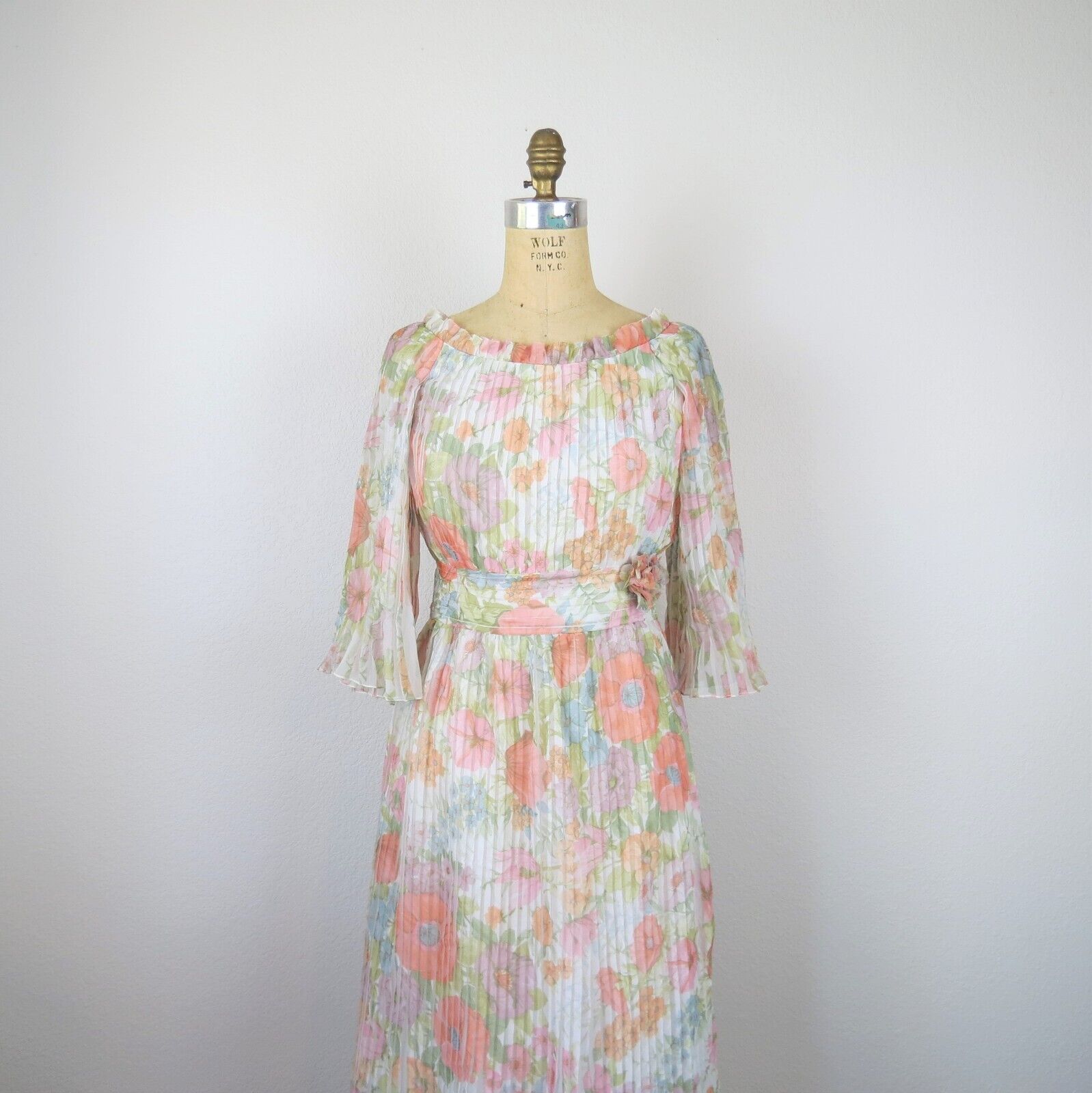 Vintage 1970s pleated floral dress, tea length, b… - image 3