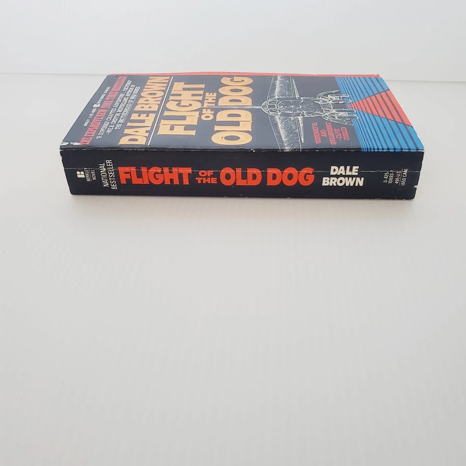 Flight of the Old Dog Book Dale Brown Military Fiction 1988 Rare Cover Paperback - Imagem 2 de 4