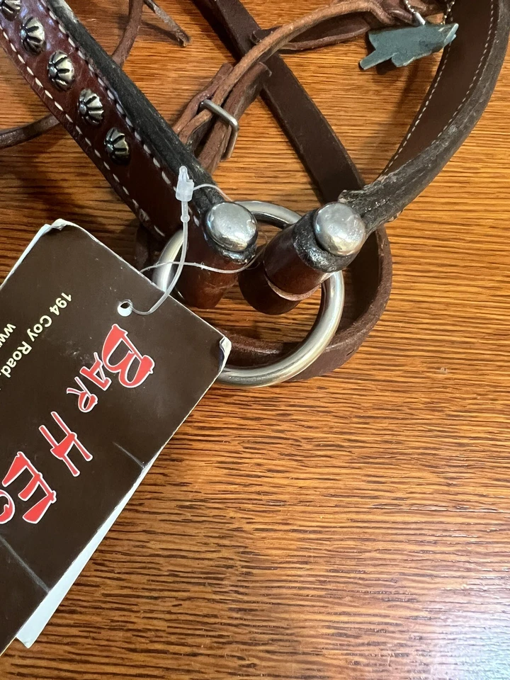 ARNÉS TACHONADO PELO REAL ROSA EQUINO BAR H BRH-10772 RD - CASTAÑO NUEVO CON ETIQUETAS Foto 3 de 4