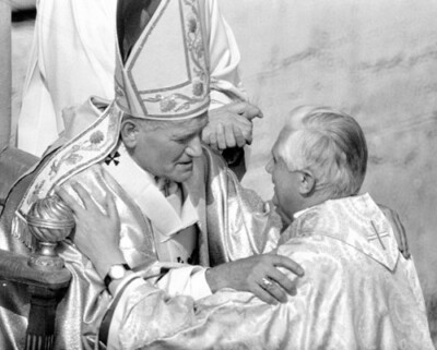 Pope John Paul II and Archbishop Joseph Ratzinger (Pope Benedict XVI ...