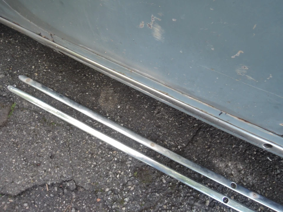 LANCIA APPIA Serie 3 Usado Original PAR de Lanzas de Ajuste de Panel Balancín para Reparar Foto 3 de 4