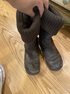 used ugg snow boots Ugg Fleece Lined Snow Boots Size 7 Color Brown Condition  main image 4