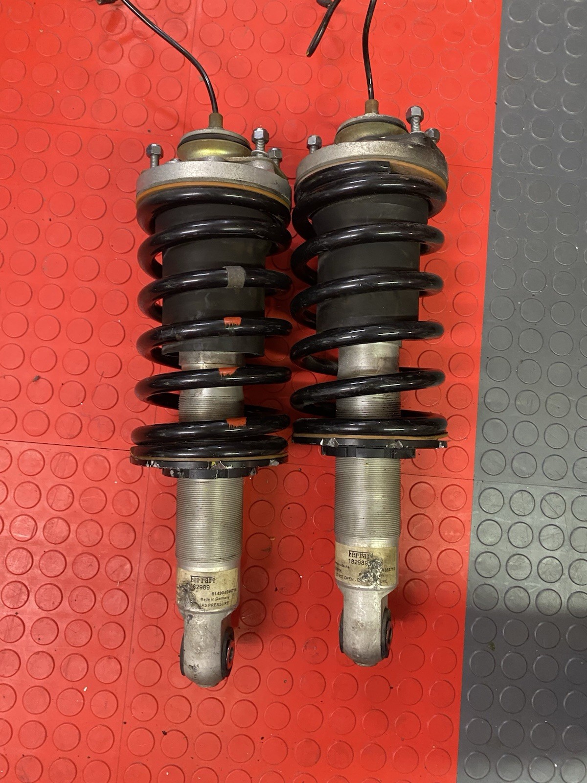 Ferrari 575M 2002 FRONT+LEFT, RIGHT Shock absorber