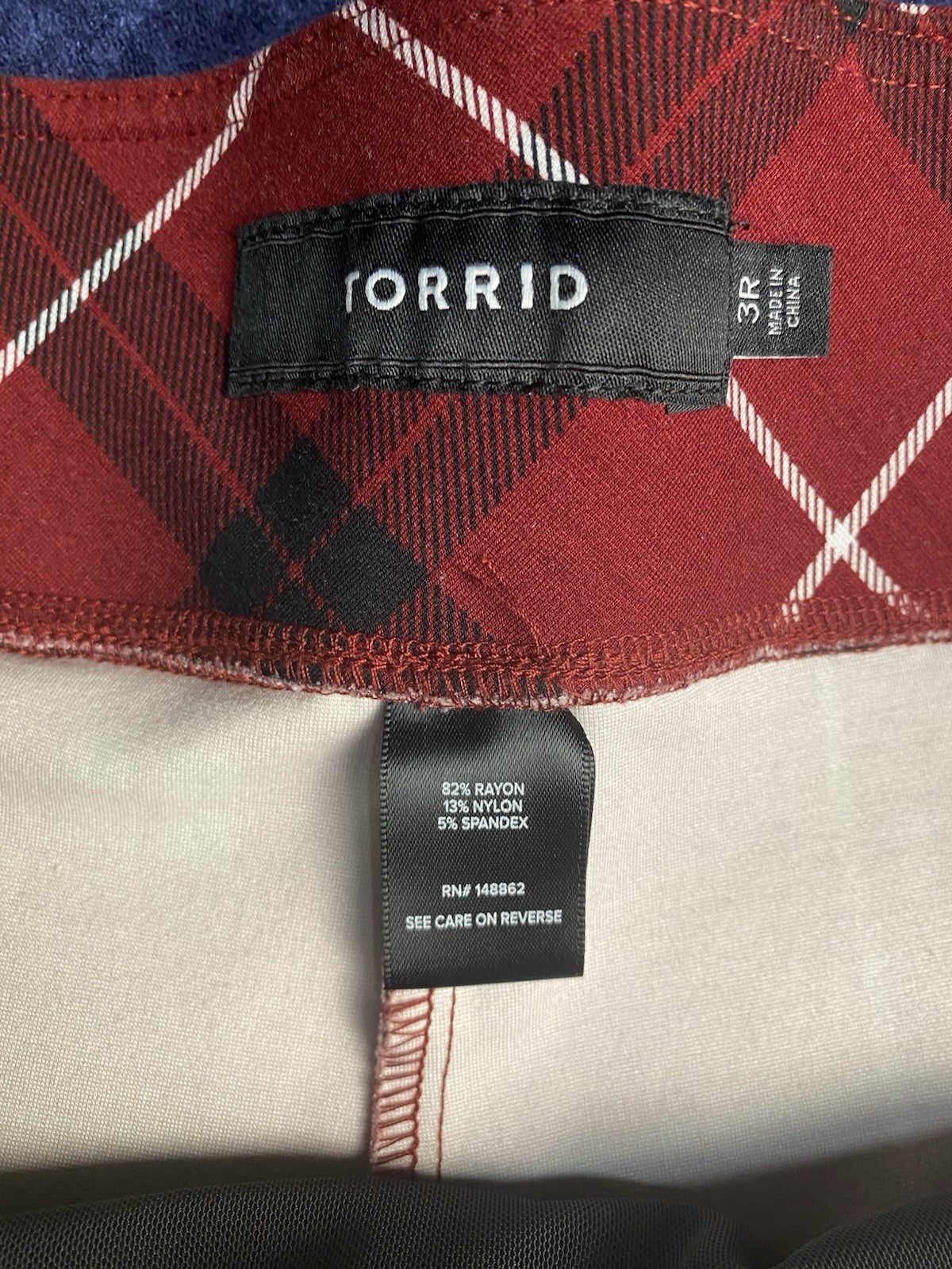 Torrid Pixie Plaid Ponte Capri Pull On Pants Wome… - image 2