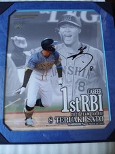 Autographed photo file commemorating Teruaki Sato's first professional RBI