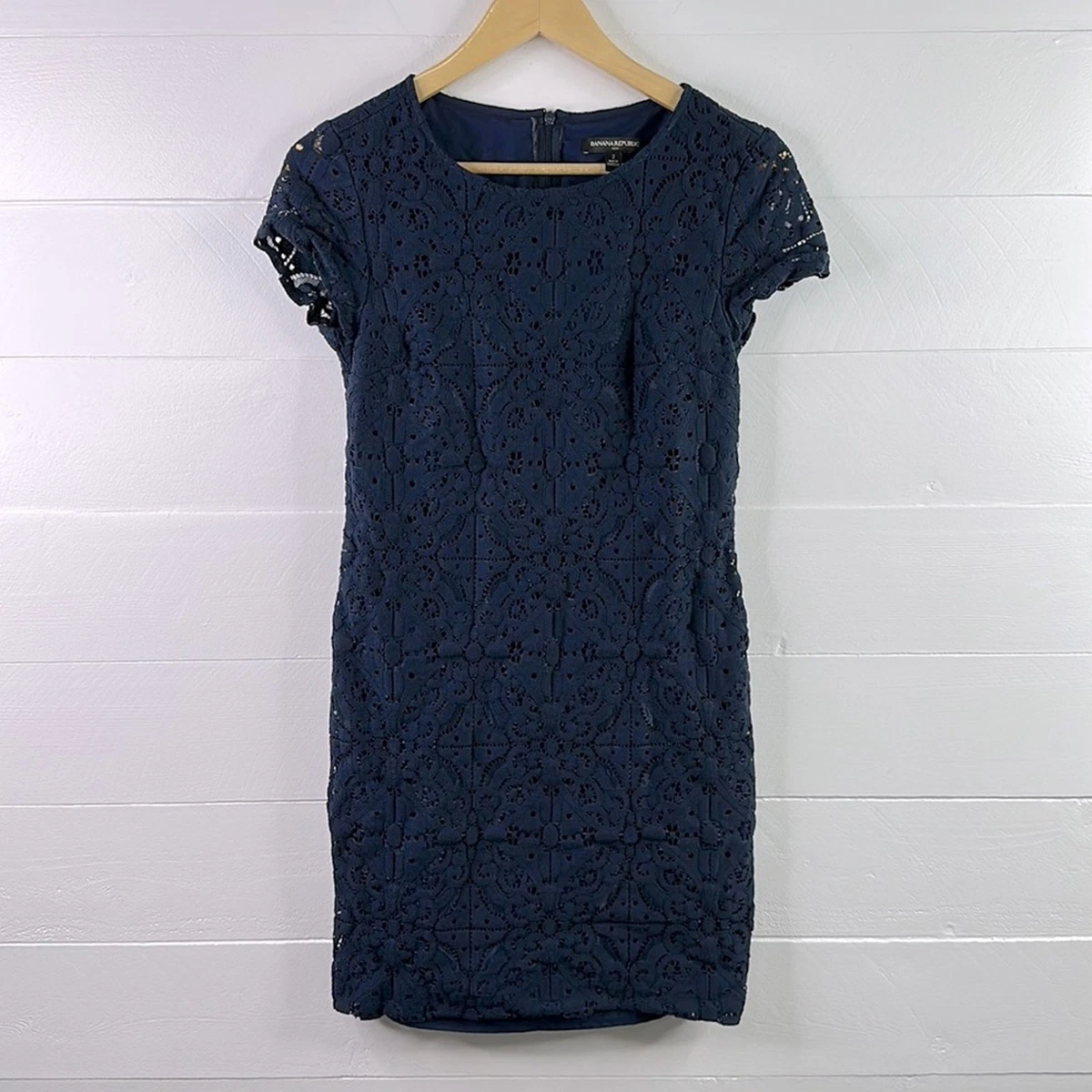 chinese dress ladies Lace Plunge Neck Panel Dress-Navy
