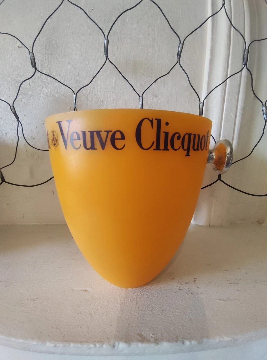 Seau à Champagne Veuve Clicquot En Plastique Orange, France, 20ème Siècle En Vente Sur Pamono
