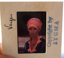 Diapositive d'agence (Slide) Brigitte BARDOT portrait turban vacances DIAPO