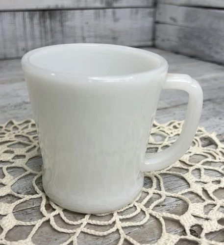 VINTAGE FIRE KING MILK GLASS COFFEE CUP MUG MILK GLASS ANCHOR HOCKING 🤍