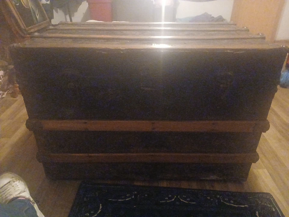 Antiguo baúl de guerra grande, lona monograma, latón HW principios de 1900 se envía gratis Foto 2 de 4