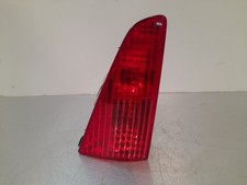LINKES R&Uuml;CKLEUCHTE IN DER T&Uuml;R / 4636866 F&Uuml;R PEUGEOT 607 S2 BASICO