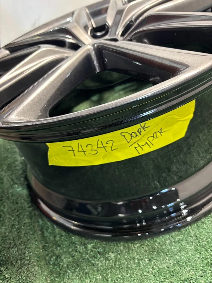 Llanta delantera 18x8 Lexus IS 200t 250 300 350 2014-2020 F Sport OEM 74292 oscura Foto 3 de 4