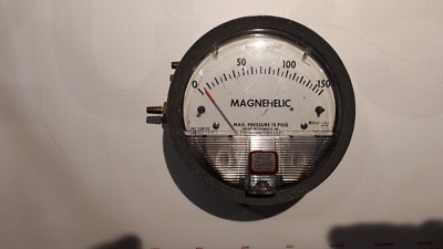 DWYER Manometer MAGNEHELIC MAX. PRESSURE 15 PSIG, 103,421 Kilopascal 1,03421 BAR