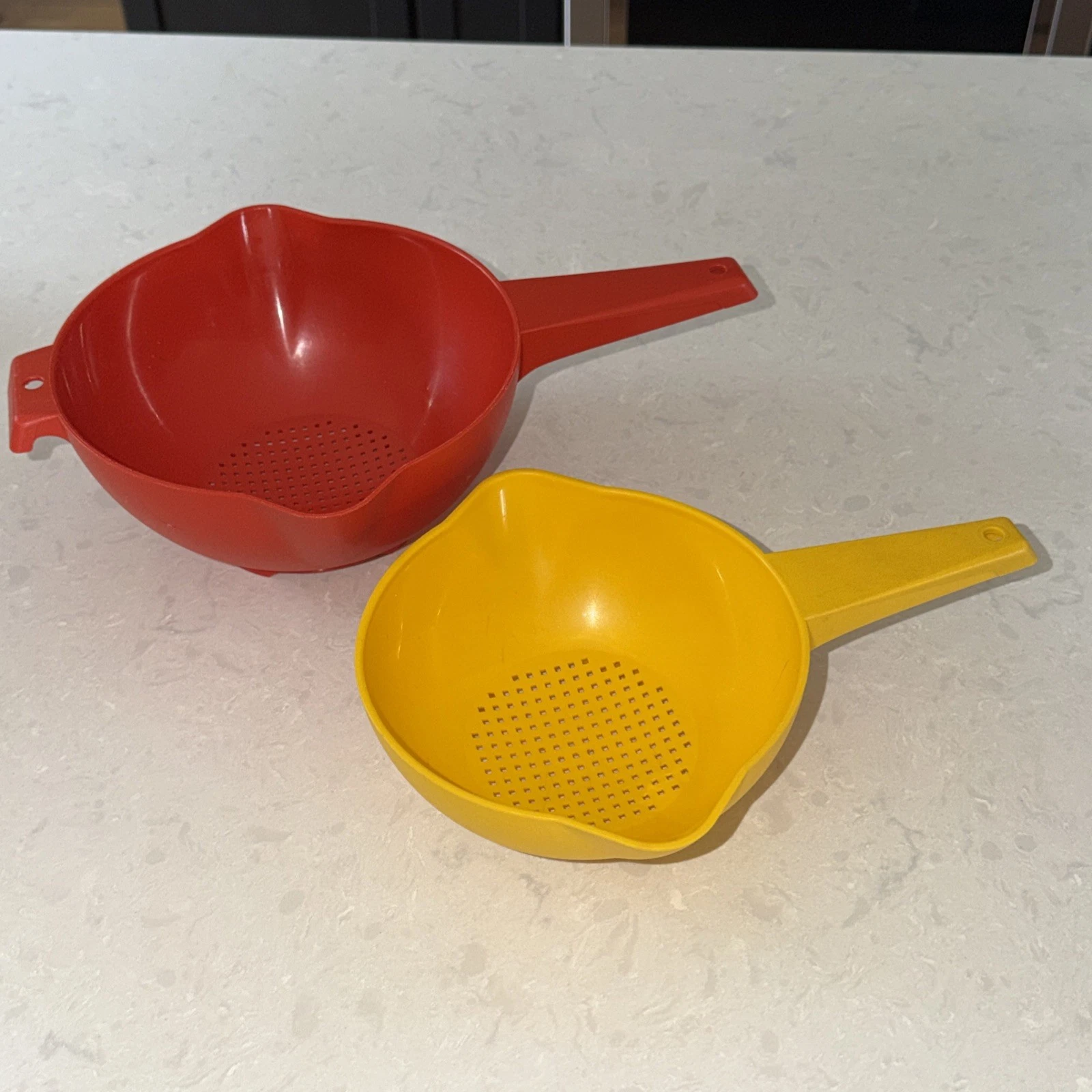 VTG Tupperware Yellow Orange Colander Strainer 1 & 2 Quart Pour Spout Plastic
