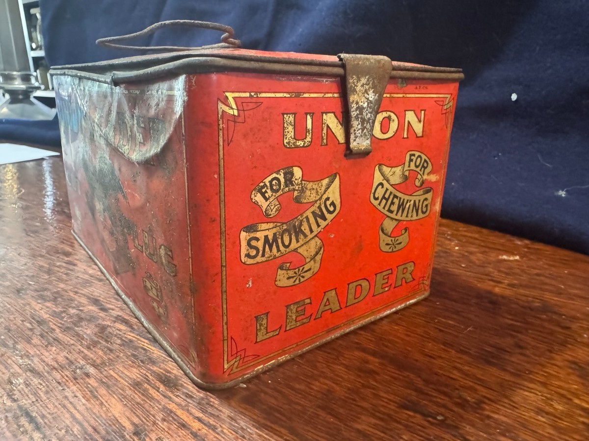 Vintage Union leader Cut Plug smoke & chew tobacco tin lunch box