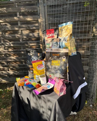 18 x🐶 Hundefutter 🐶🦴🦮 Paket 📦 Trockenfutter Nassfutter Leckerli für Hunde