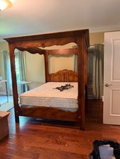 Ethan Allen French Country bedroom set, perfect condition