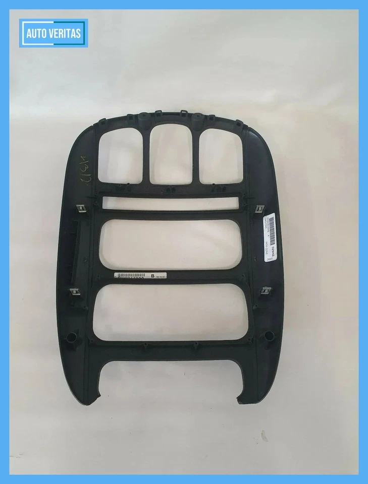 Original Chrysler Voyager IV RG RS centre console panel 05009180AA - Image 4 of 4