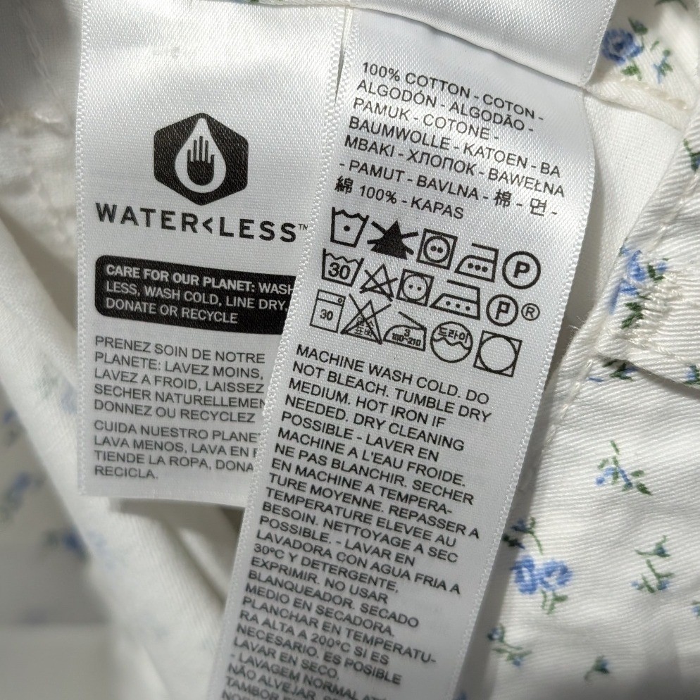 NEW Levi's '94 Baggy Floral Print Mid Rise Cargo Pants White Women's Size 28 thumbnail 10