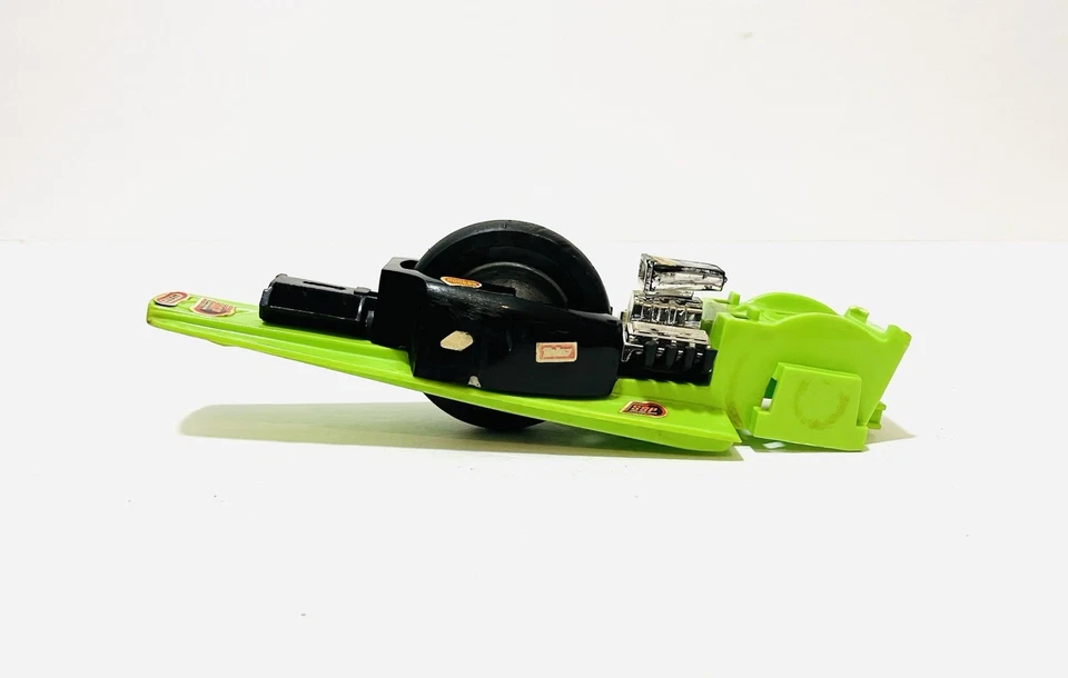 Kenner SSP Siamese Slingshot Green 1970 vintage con cable original dañado Foto 2 de 4