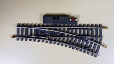 Jouef HO: 84E Elektrische Pfostenweiche rechts Stahlschienen